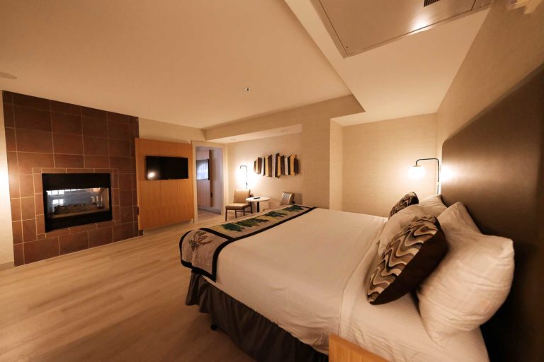 Deluxe Suite Triple Crown Casinos